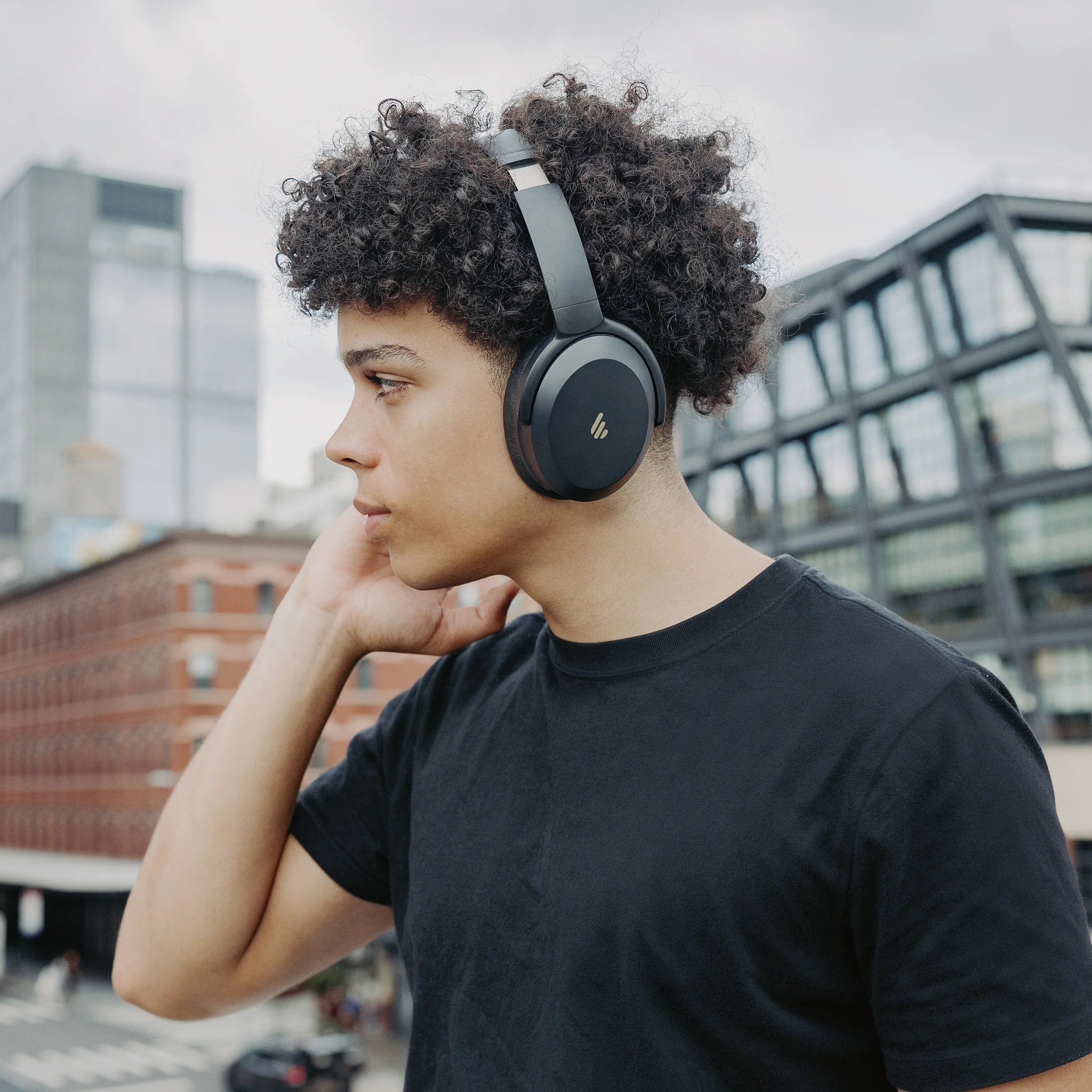 WH700NB Pro Wireless Active Noise Cancellation Over-Ear Headphones - Image 4